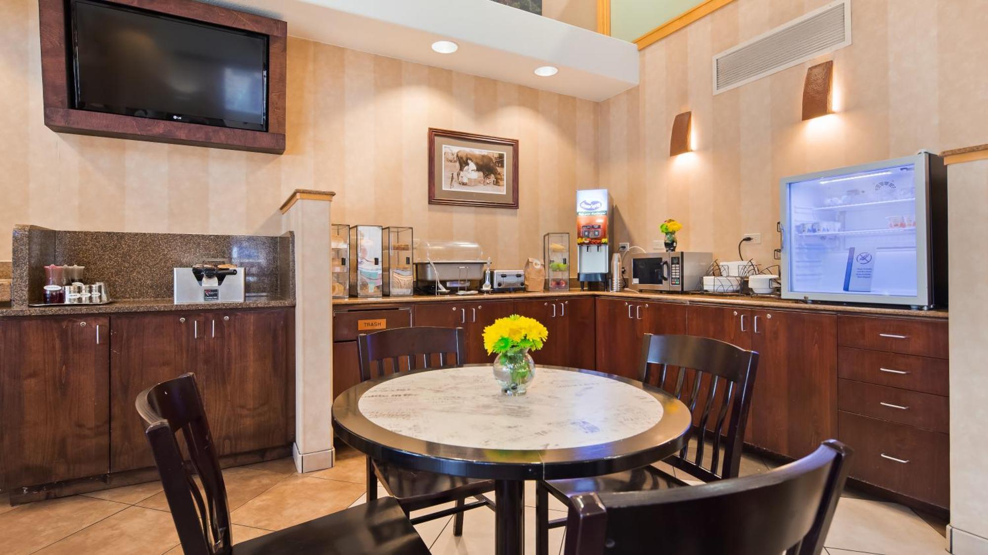Best Western University Inn Fort Collins Bagian luar foto