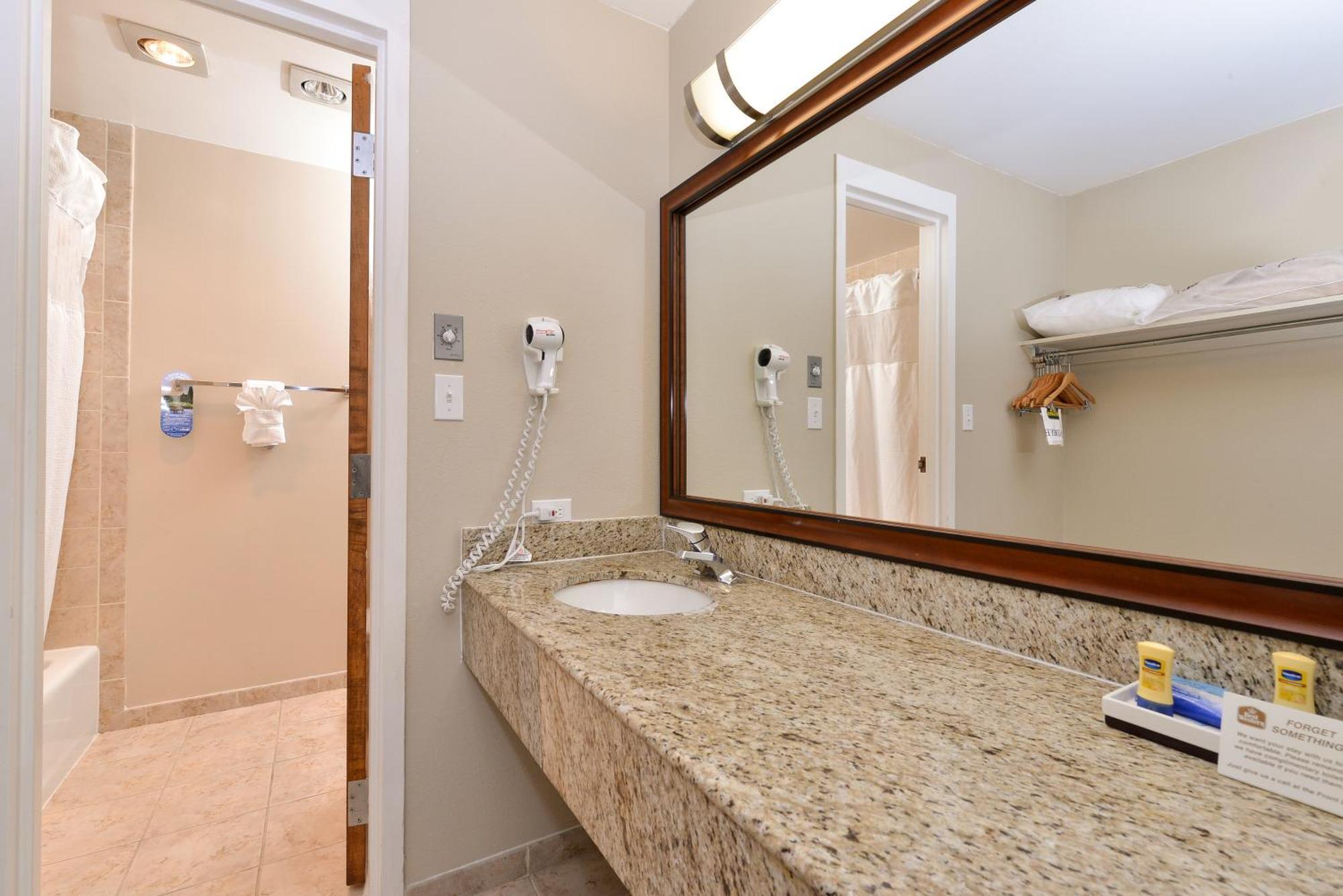 Best Western University Inn Fort Collins Bagian luar foto